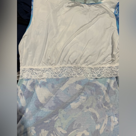 Blue and White Abstract Sleeveless tank top and shorts - Picture 3 of 8